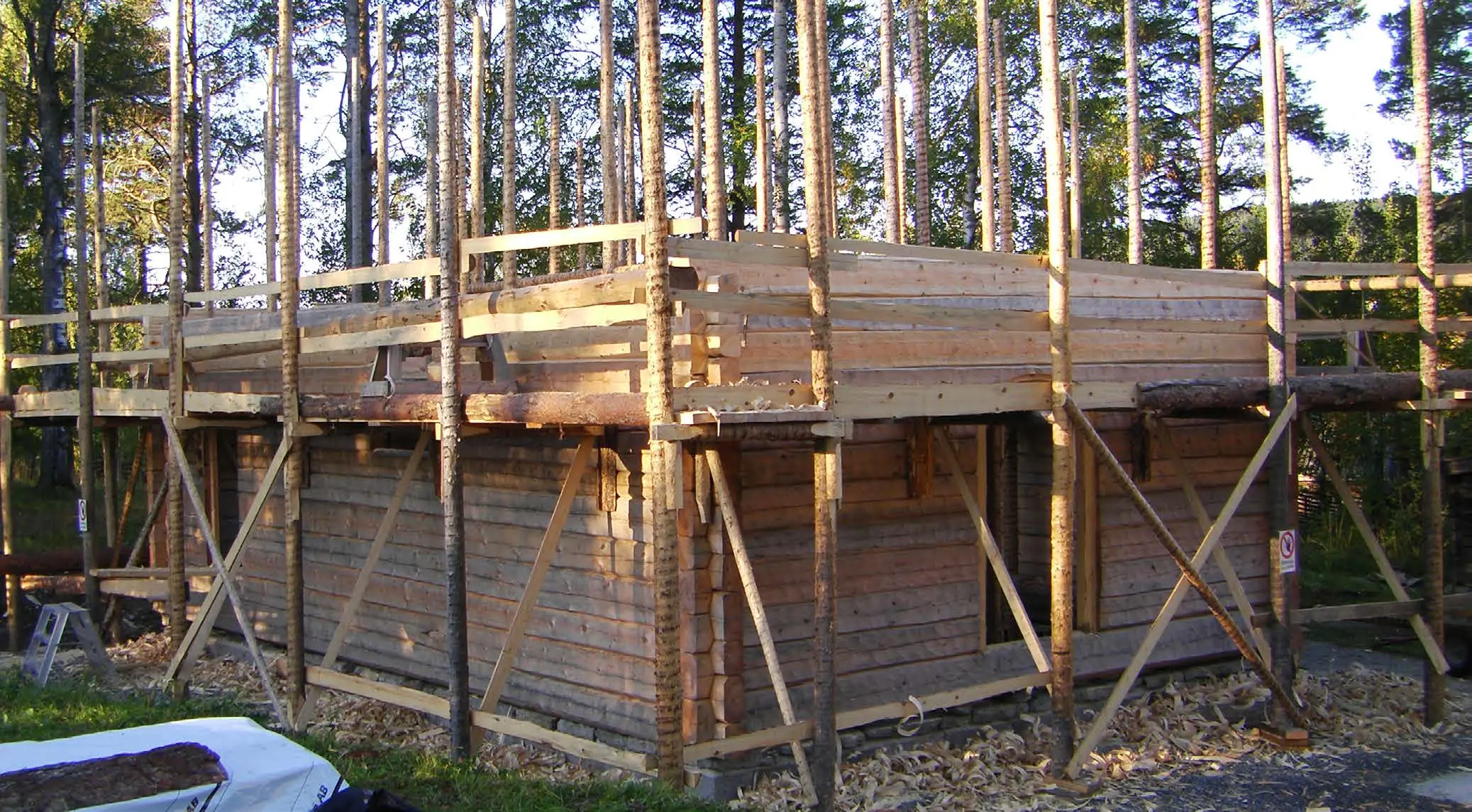 Byggnadsställningar av trä
